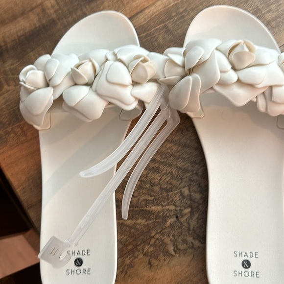 Three pairs ladies sandals - Picture 3 of 5